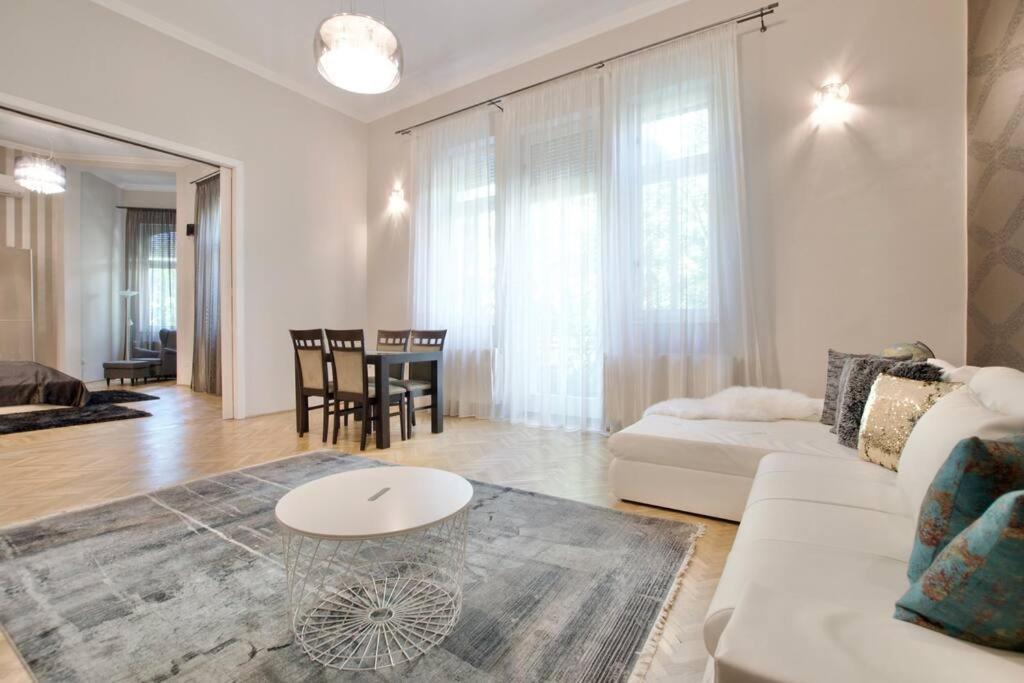 Premium Apartment By Hi5 - Lendvay Palace Budapest Exterior foto